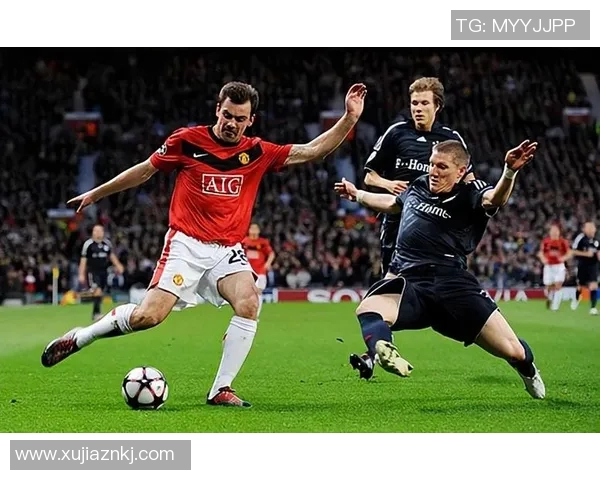 曼联与拜仁的对决陶伟解读比赛精彩瞬间与战术分析