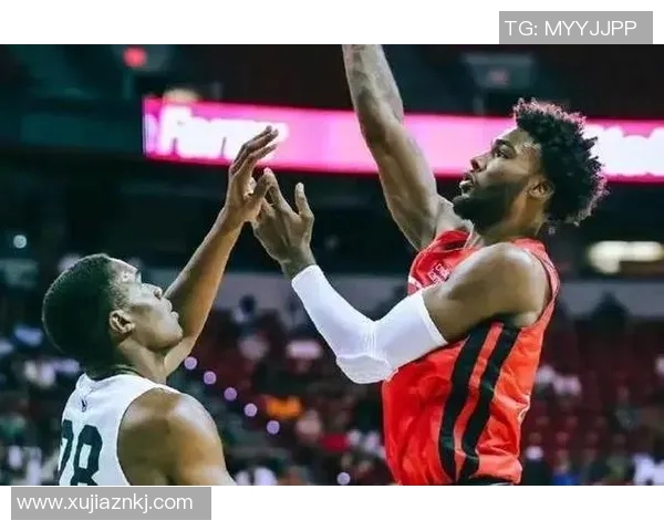 火箭队与小牛队激烈对决引发球迷热议赛季前景与战术分析